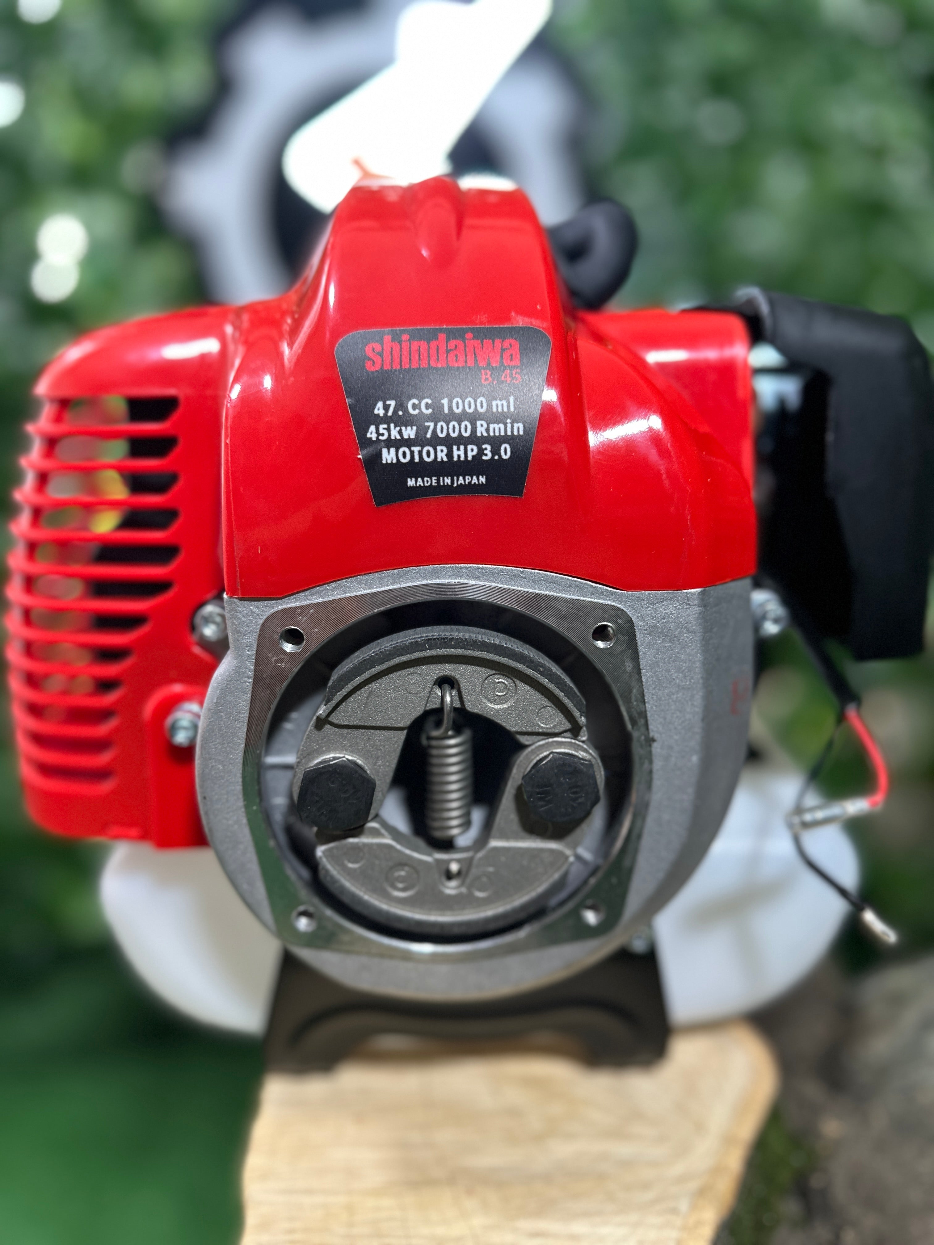 Guadaña Profesional Shindaiwa B45 – Motor 2T 47cc, 3.0 HP con Kit Completo