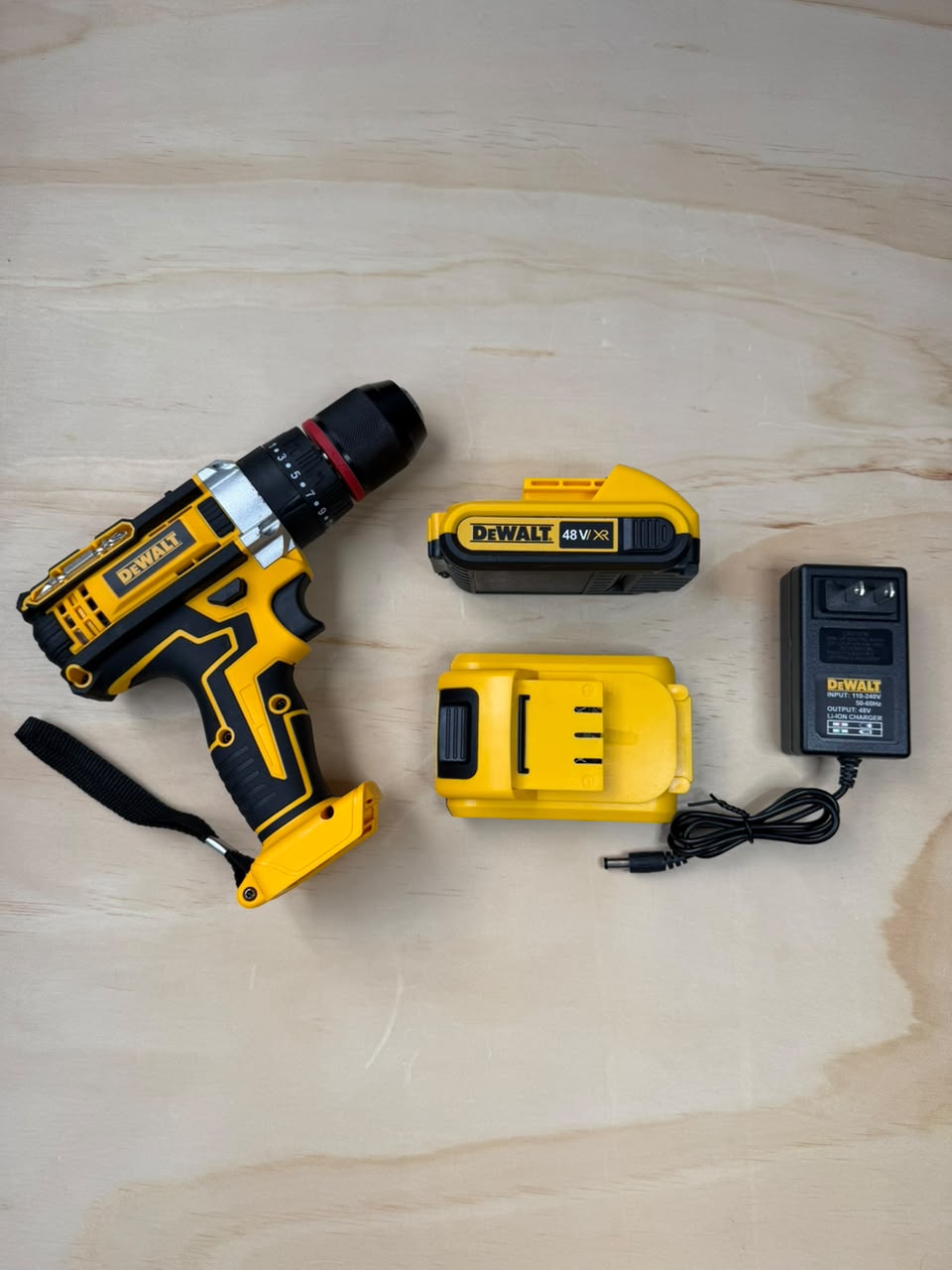 Taladro Atornillador Inalámbrico 48V DEWALT con 2 Baterías