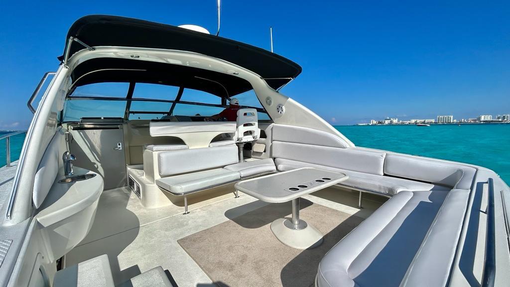 Alquiler de Yates en Cancún – Experiencia Premium en el Mar Caribe