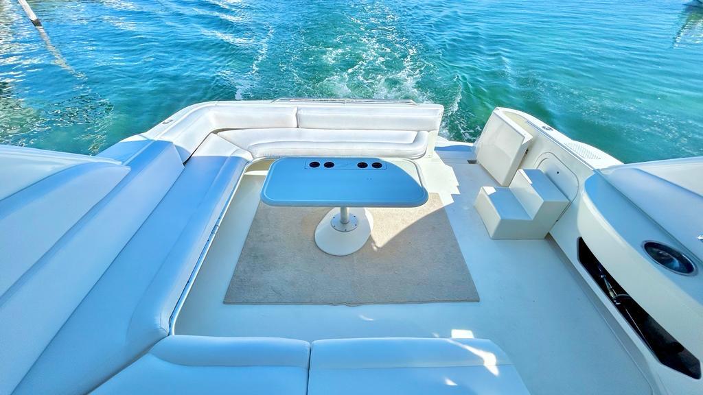 Alquiler de Yates en Cancún – Experiencia Premium en el Mar Caribe