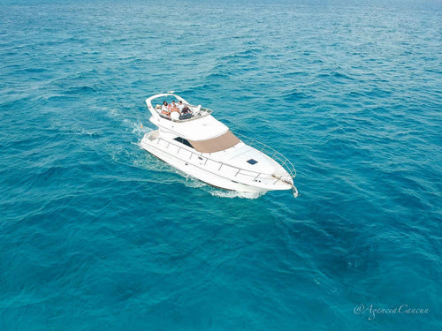 Alquiler de Yates en Cancún – Experiencia Premium en el Mar Caribe