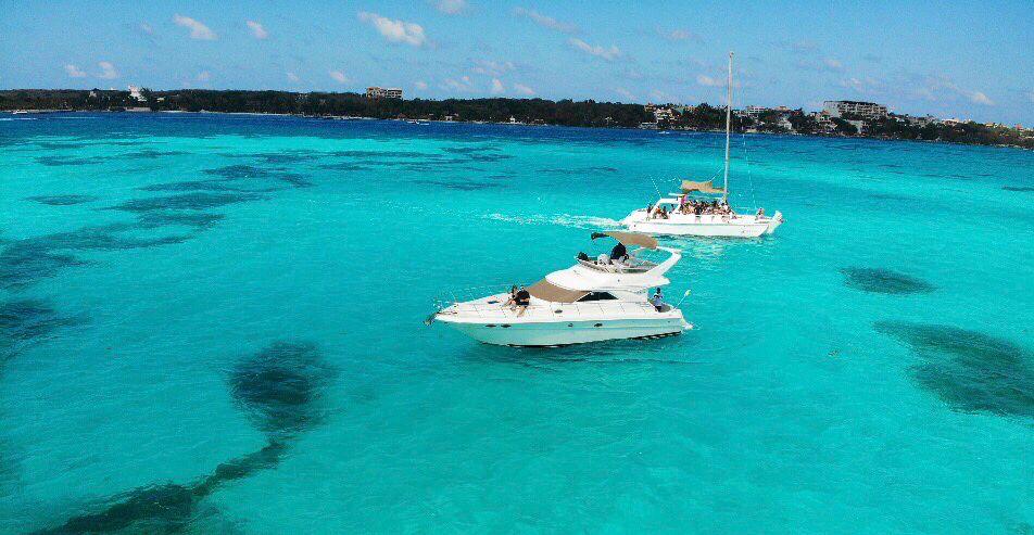 Alquiler de Yates en Cancún – Experiencia Premium en el Mar Caribe